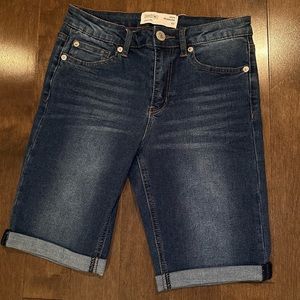 Bermuda dark wash jean shorts